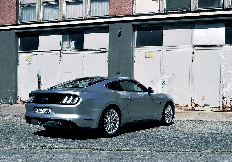ford-mustang-gt-13
