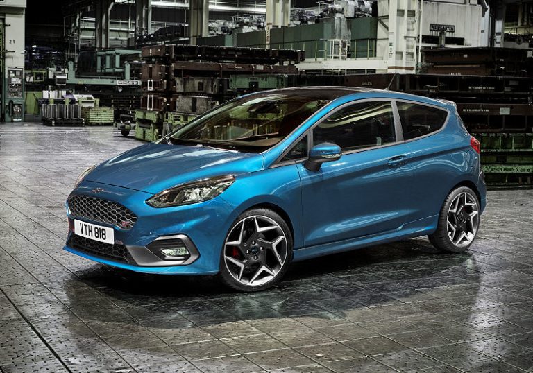 Ford Fiesta ST mit 200 PS starkem EcoBoost-Dreizylinder