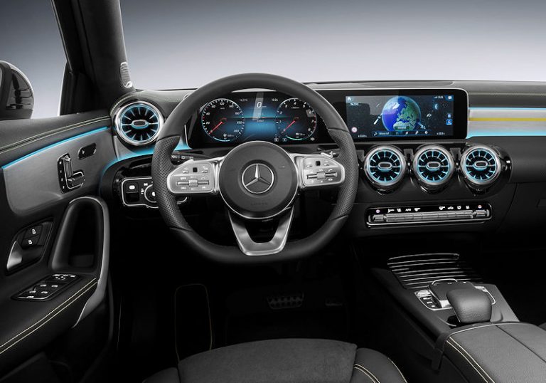 Erster Blick IN die neue Mercedes A-Klasse