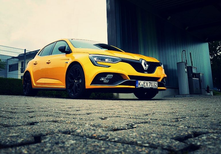 Renault Mégane R.S. im Test und die Performance-Variante Trophy im Gepäck