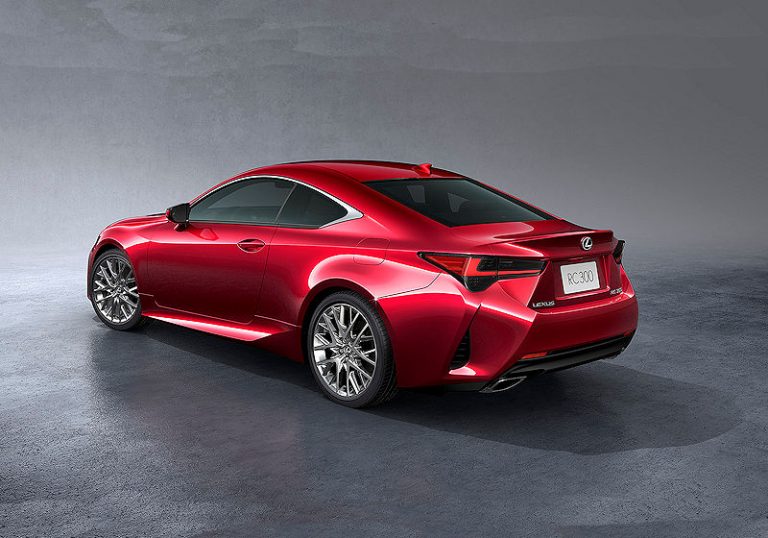 Lexus RC fährt überarbeitet ins neue Modelljahr