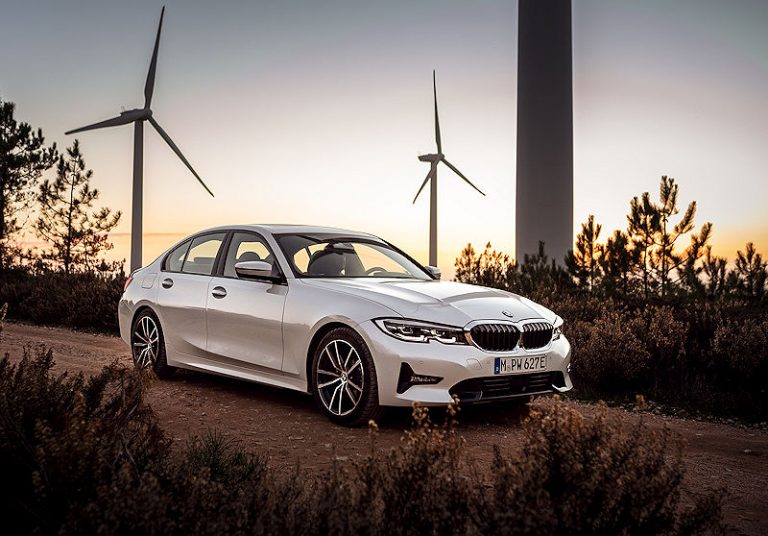 BMW 330e Limousine