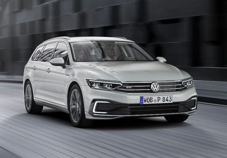 VW Passat Facelift: Safety 1st