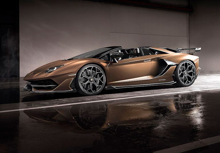 Lamborghini Aventador SVJ Roadster