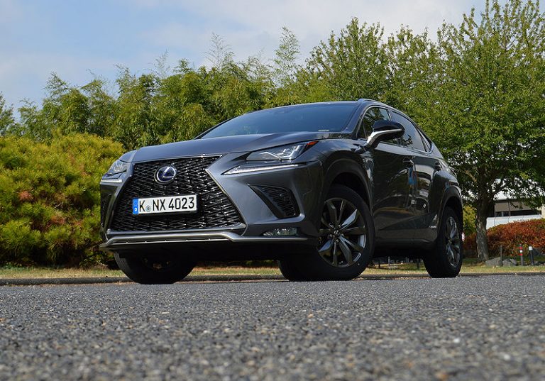 Lexus NX 300h – Licht und Schatten