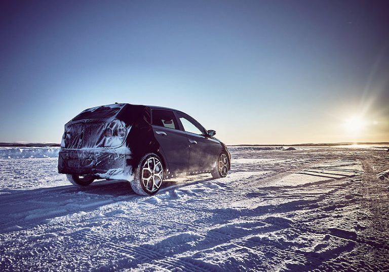 Hyundai i20 N Prototyp bei Wintertests (inkl. Videos)