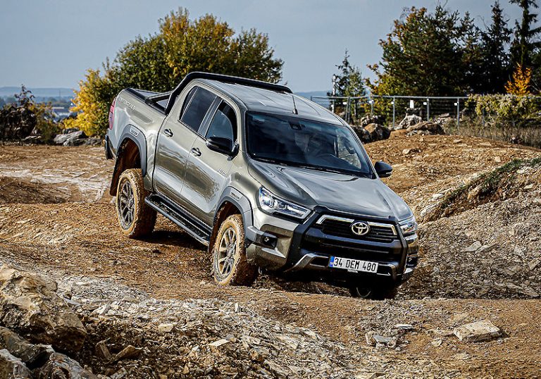 DER NEUE TOYOTA HILUX