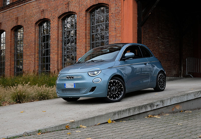 Die neue Generation des Fiat 500 gibt es nur noch als Elektroauto - AUTO  BILD