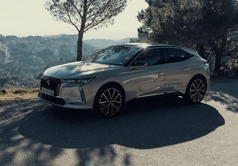 DS Automobiles enthüllt den DS 4