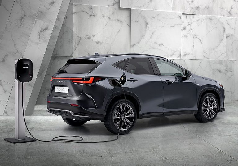 Lexus NX feiert seine Premiere
