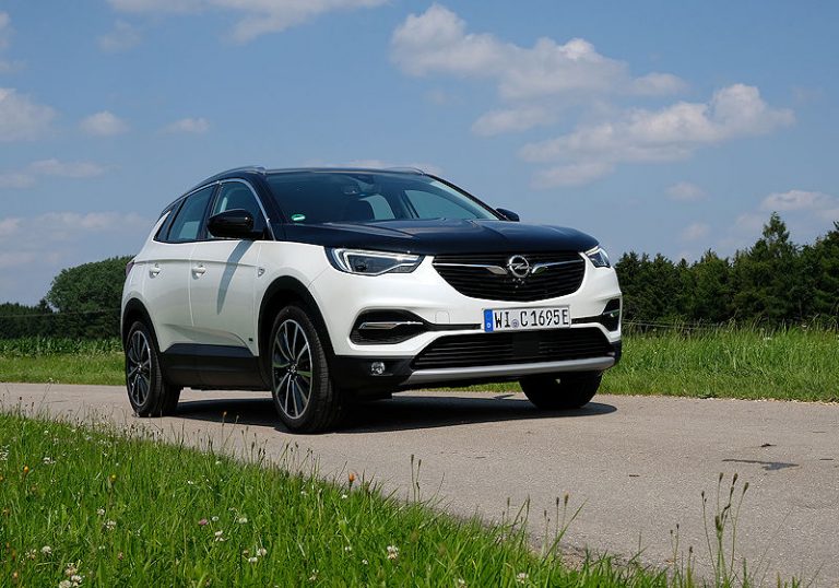 Opel Grandland X stellt sich dem Facelift