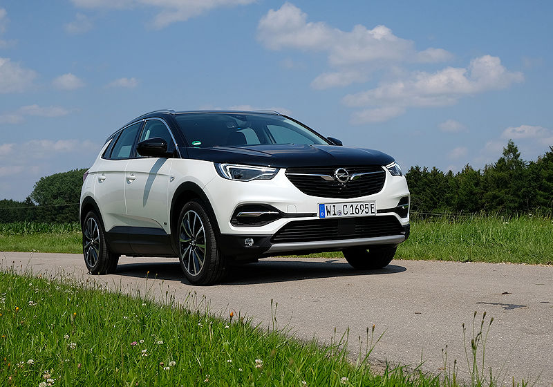 Opel Grandland X stellt sich dem Facelift
