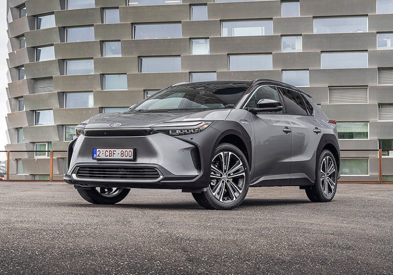DER NEUE TOYOTA bZ4X