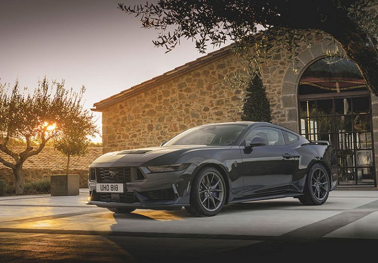 Neu: Ford Mustang und Mustang Dark Horse