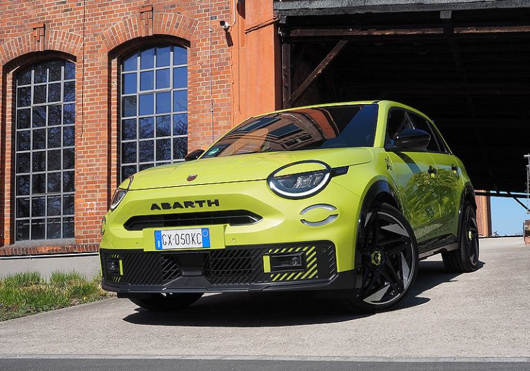 Abarth 600e: Wenn der Strom richtig kracht