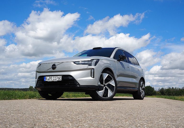Volvo EX90 Fully Electric Twin Motor Performance Ultra
